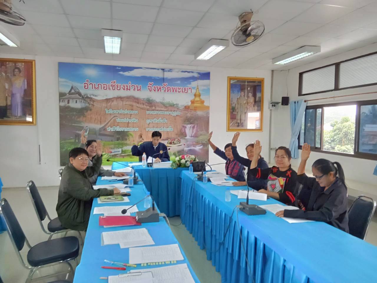 ประชุมคณะอนุกรรมการกลั่นกรองและติดตามการดำเนินงานกองทุนพัฒนาบทบาทสตรีอำเภอ