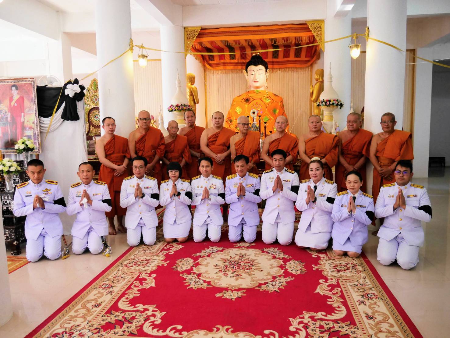 ร่วมพิธีบำเพ็ญกุศลสตมวาร ครบ 100 วัน เพื่ออุทิศถวายเป็นพระราชกุศลแด่สมเด็จพระนางเจ้าสิริกิติ์ พระบรมราชินีนาถ พระบรมราชชนนีพันปีหลวง 